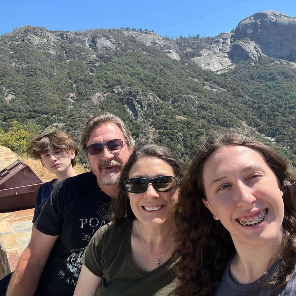 Meet your Posher, Laura